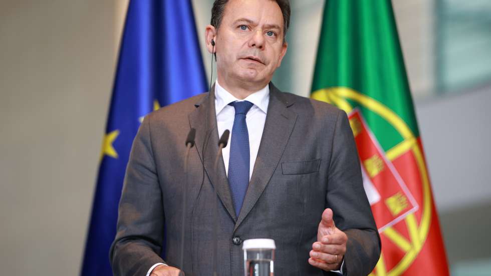epa12934565 Portuguese Prime Minister Luis Montenegro gestures during a press conference at the Chancellery in Berlin, Germany, 05 May 2026. German Chancellor Friedrich Merz and Portuguese Prime Minister Luis Montenegro met for bilateral talks.  EPA/CLEMENS BILAN