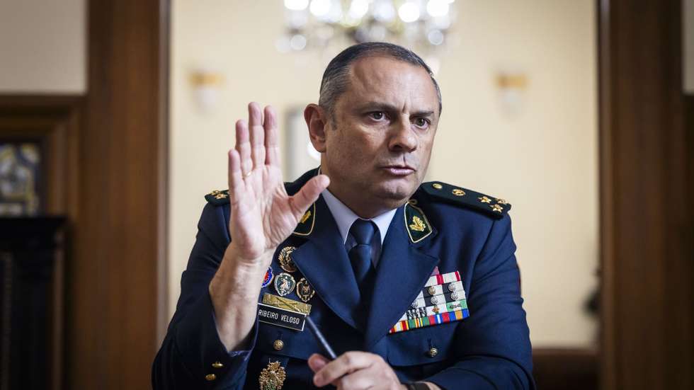 O comandante-geral da Guarda Nacional Republicana (GNR), Rui Veloso, em entrevista à Agência Lusa, no Quartel do Carmo, em Lisboa, 11 de maio de 2026. (ACOMPANHA TEXTO DA LUSA DE 13-05-2026)  JOSÉ SENA GOULÃO/LUSA
