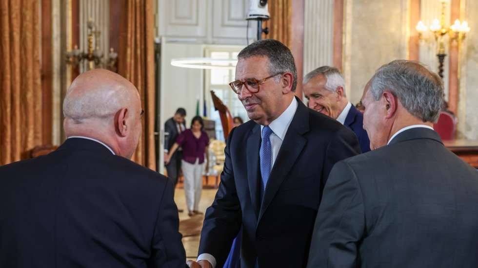 O Presidente da República, António José Seguro (C), à chegada para a sessão de encerramento da Conferência “Portugal e a Convenção Europeia dos Direitos Humanos (1976-2026) – Da adesão à influência” no Supremo Tribunal de Justiça, Lisboa, 21 de maio de 2026. MIGUEL A. LOPES/LUSA