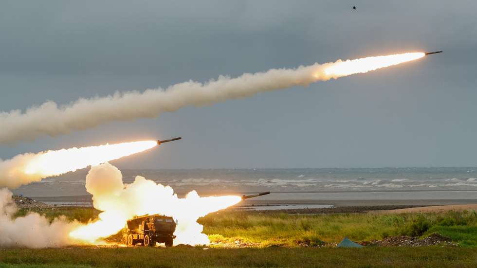 epaselect epa13027504 Taiwan military US-made M142 High Mobility Artillery Rocket Systems (HIMARS) fire during 'heavy artillery firing and new weapon replacement verification firing training' in Taichung, Taiwan, 10 June 2026. The drill aimed to strengthen the combat capability of the Taiwanese military.  EPA/RITCHIE B. TONGO