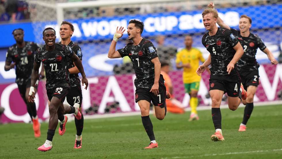 epa13071245 Stephen Eustaquio (C) of Canada celebrates after scoring the 1-0 lead during the FIFA World Cup 2026 Round of 32 match South Africa against Canada, in Los Angeles, USA, 28 June 2026.  EPA/SCOTT STRAZZANTE