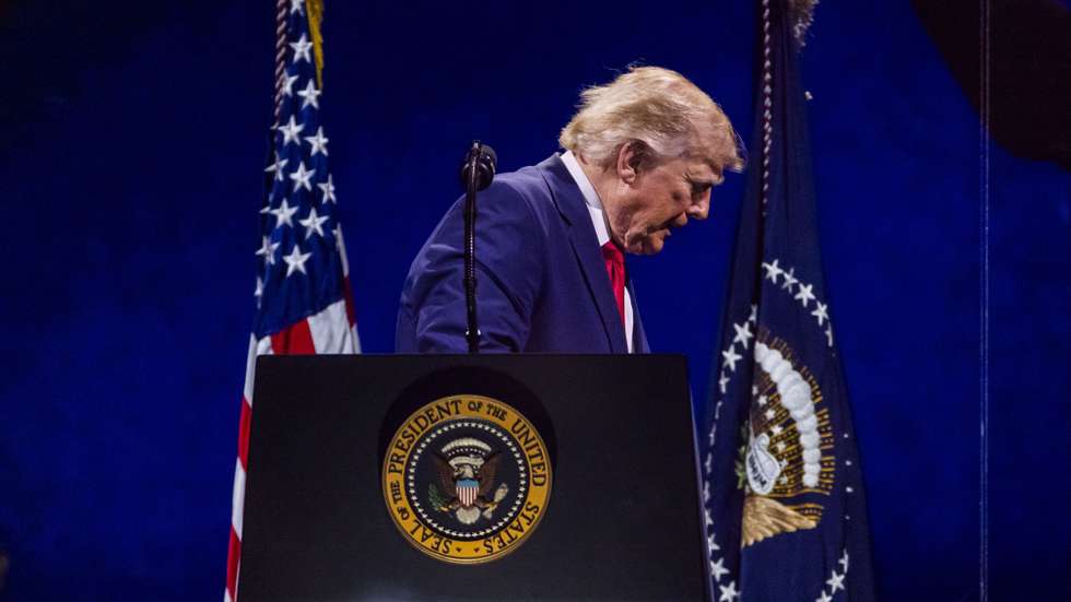 epa13088163 US President Donald Trump speaks during the Salute to America 250 celebration on the National Mall in Washington, DC, USA, 04 July 2026. The fireworks display that followed the president’s speech is reportedly the largest in history, with 850,000 shells launched over 40 minutes.  EPA/JIM LO SCALZO / POOL