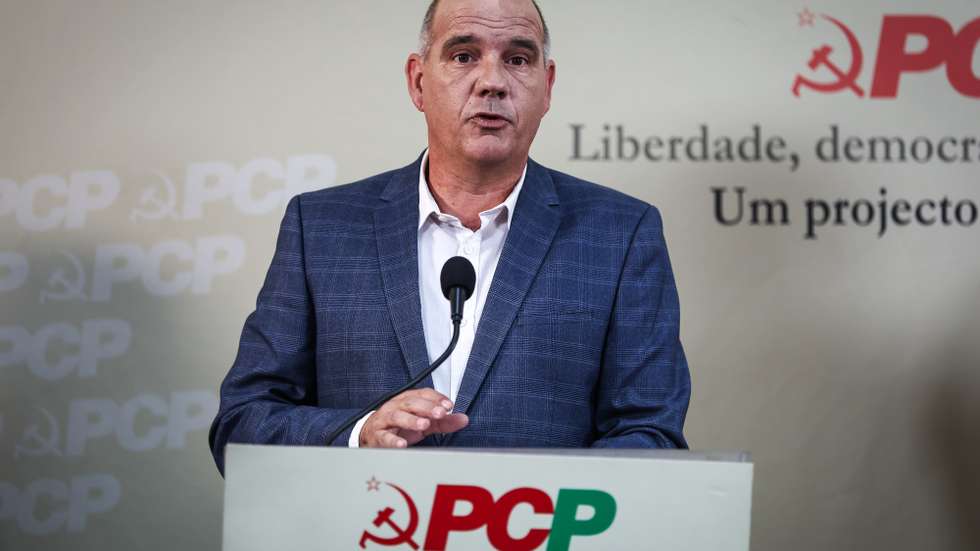 O secretário-geral do Partido Comunista Português (PCP), Paulo Raimundo, discursa durante uma conferência de imprensa para apresentar as principais conclusões da reunião do Comité Central, na sede do Partido, em Lisboa, 28 de junho de 2026. RODRIGO ANTUNES/LUSA