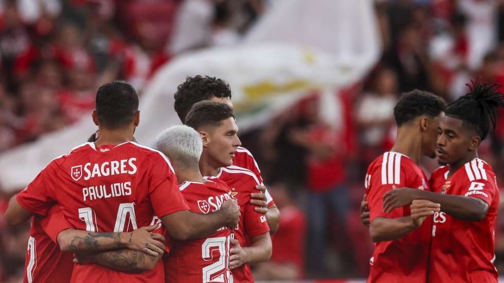 Benfica players celebrate a goal against Aarhus during the UEFA Europa League play off 1st leg soccer match held at the Benfica stadium in Lisbon, Portugal, 20 August 2026. MANUEL DE ALMEIDA/LUSA