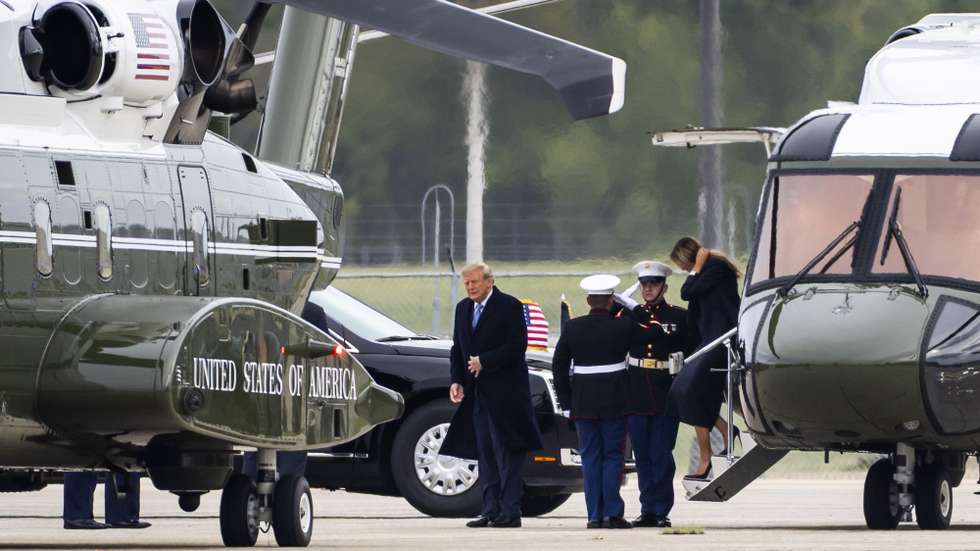 epa13258703 US President Donald Trump arrives on Marine One to greet Chinese President Xi Jinping upon his arrival at Joint Base Andrews, Maryland, USA, 23 September 2026. Xi’s three-day state visit will be his first to DC in 11 years.  EPA/JIM LO SCALZO