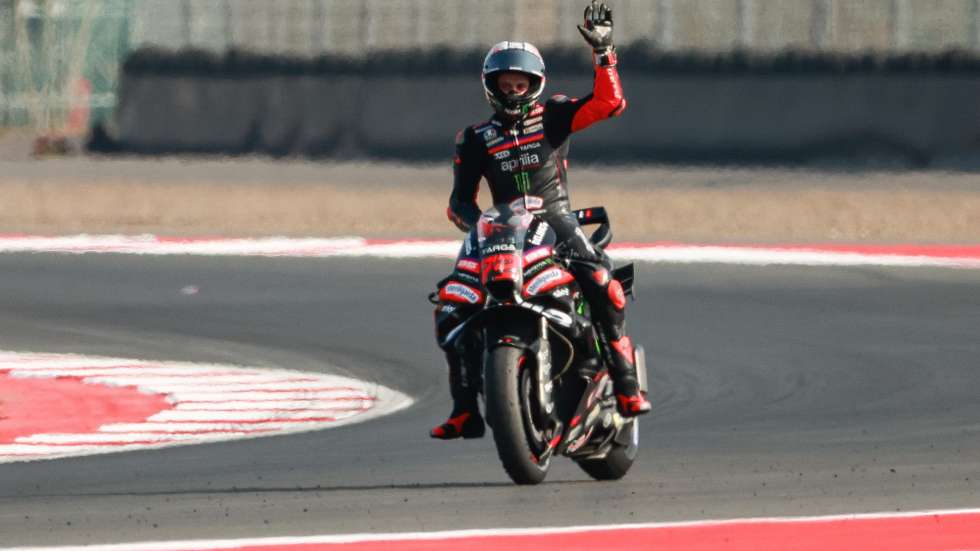 epa13295945 First Winner Aprilia Racing MotoGP rider Marco Bezzecchi of Italy celebrates after winning the MotoGP race at the Motorcycling Grand Prix of Indonesia at Mandalika Circuit in Mandalika, Indonesia, 11 October 2026.  EPA/MAST IRHAM