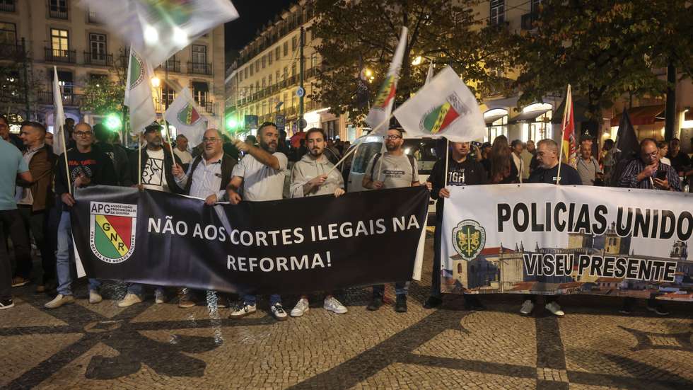 Manifestação de polícias e militares da GNR convocada pela Associação Sindical dos Profissionais da Polícia (ASPP/PSP) e Associação de Profissionais da Guarda (APG-GNR) por melhores salários e condições de trabalho, Lisboa, 29 de outubro de 2026. MANUEL DE ALMEIDA/LUSA