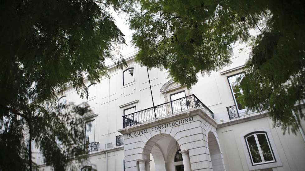 O acórdão que declara a inconstitucionalidade daquelas normas com "força obrigatória geral" foi proferido na sequência de um pedido da Provedora de Justiça