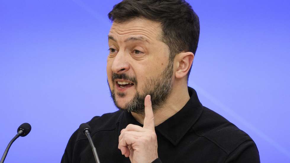 epa11826403 Ukrainian President Volodymyr Zelensky gestures as he speaks during a joint press conference with Polish Prime Minister Donald Tusk (not pictured) after their meeting at the prime minister's office in Warsaw, Poland, 15 January 2025. Their meeting takes place at the beginning of the Polish presidency of the EU Council, 'an important moment for Ukraine and Poland', Tusk said.  EPA/PAWEL SUPERNAK POLAND OUT