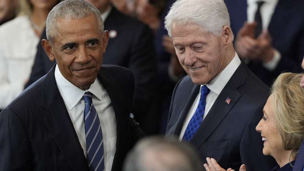 epa11838998 (L-R) Former President Barack Obama, former President Bill Clinton and former Secretary of State Hillary Clinton arrive before the U.S. Capitol for the inauguration of US President-elect Donald Trump in Washington, DC, USA, 20 January 2025. Trump will be sworn in for a second term as president of the United States on 20 January. Trump, who defeated Harris in the 2024 general election, is being sworn in on 20 January 2025 as the 47th president of the United States, though the planned outdoor ceremonies and events have been cancelled due to a forecast of extreme cold temperatures.  EPA/JULIA DEMAREE NIKHINSON / POOL
