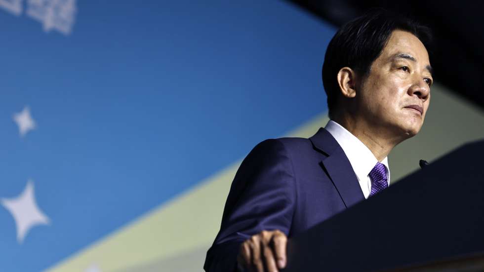 epa11073460 Taiwanese Vice President and ruling Democratic Progressive Party (DPP) presidential candidate William Lai Ching-te delivers his victory speech after winning the presidential elections, during a press conference in Taipei, Taiwan, 13 January 2024. DPP's William Lai is set to be Taiwan's next president after his rivals conceded defeat in the Taiwan presidential elections.  EPA/DANIEL CENG