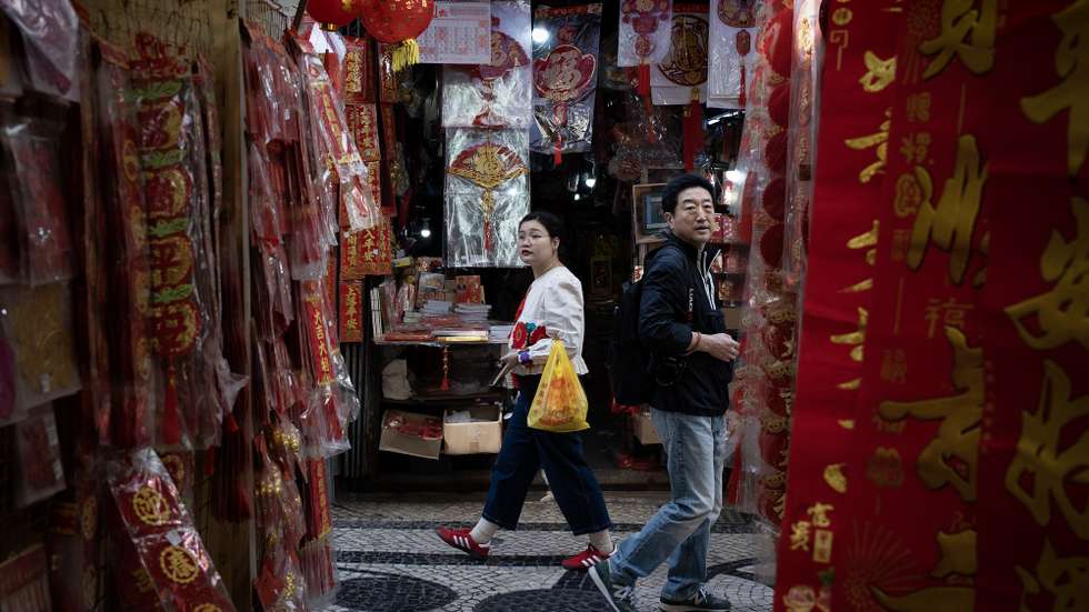 Celebrações do Ano Novo Lunar, em Macau, 23 de janeiro de 2025. Trata-se da principal festa das famílias chinesas, equivalente ao natal nos países ocidentais, e para muitos trabalhadores as folgas e feriados concedidos nesta quadra constituem as únicas férias do ano. (ACOMPANHA TEXTO DE DIA 26 DE JANEIRO DE 2025). GONÇALO LOBO PINHEIRO/LUSA