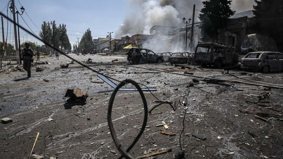 epa12279117 A handout photo made available by the press service of the 24th Mechanized Brigade of the Ukrainian Armed Forces shows the site of a Russian drone strike on a market in the frontline city of Druzhkivka in the Donetsk region, Ukraine, 02 August 2025, amid the Russian invasion. At least 5 people were injured in the Russian strike on Druzhkivka, according to Head of the Donetsk Regional Military Administration Vadym Filashkin.  EPA/PRESS SERVICE OF THE 24 MECHANIZED BRIGADE HANDOUT  HANDOUT EDITORIAL USE ONLY/NO SALES