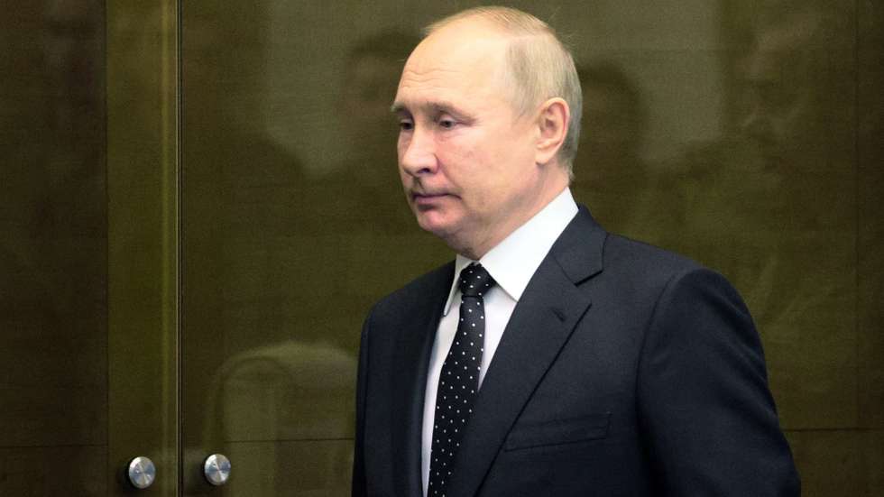 epa10369436 Russian President Vladimir Putin visits the joint headquarters of the military branches of the Russian armed forces involved in the 'special military operation' in Ukraine, at an undisclosed location in Russia, 17 December 2022.  EPA/GAVRIIL GRIGOROV/SPUTNIK/KREMLIN / POOL MANDATORY CREDIT