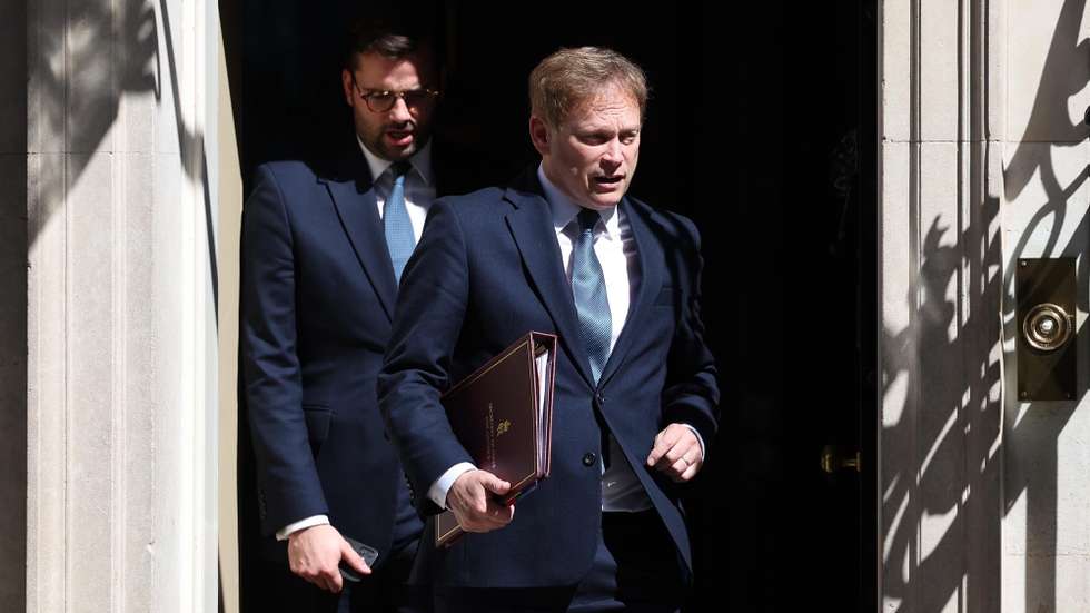 epa11324154 British Defence Secretary, Grant Shapps (R), attends a Cabinet meeting of the British government at Downing Street in London, Britain, 07 May 2024.  EPA/NEIL HALL