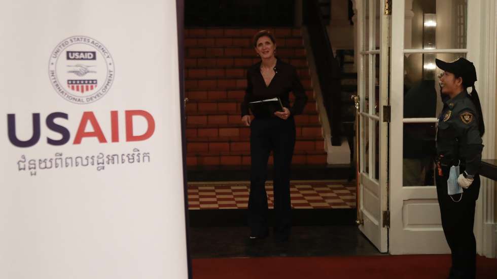 epa11677312 Samantha Power (L), Administrator for the United States Agency for International Development (USAID) arrives for a press conference at a hotel in Phnom Penh, Cambodia, 23 October 2024. Samantha, Administrator for the United States Agency for International Development (USAID) visited Cambodia from 22 to 23 October.  EPA/KITH SEREY