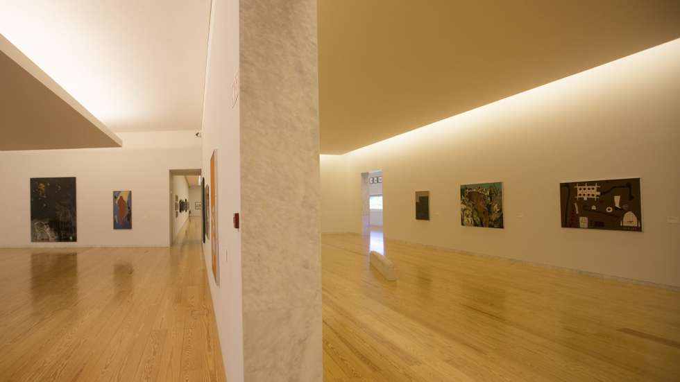 O Museu de Arte Contemporânea Nadir Afonso, em Chaves, possui um núcleo de obras da pintora, nomeadamente da série "Índios"