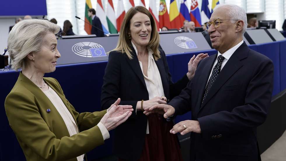epa11843932 President of the European Commission Ursula von der Leyen (L), European Parliament President Roberta Metsola (C), and European Council President Antonio Costa before a debate on 'Conclusions of the European Council meeting of 19 December 2024' at the European Parliament in Strasbourg, France, 22 January 2025. The EU Parliament's session runs from 20 till 23 January 2025.  EPA/RONALD WITTEK