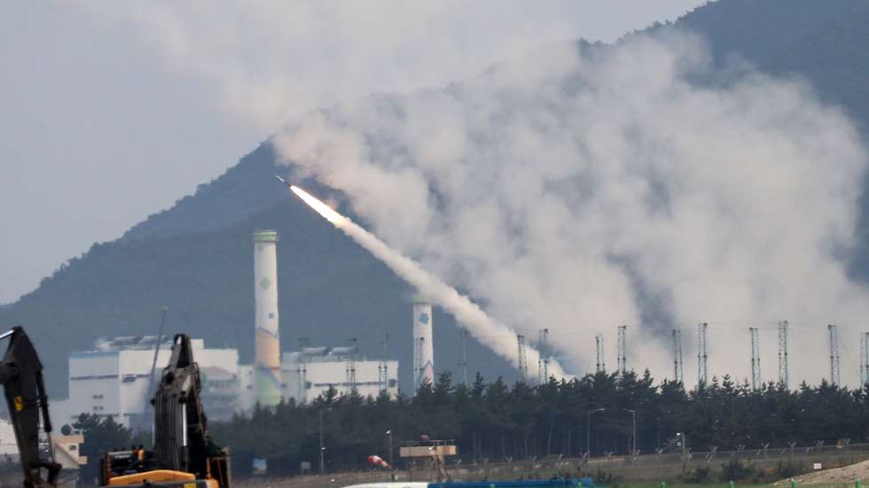 epa09973685 A ground-to-ground missile is fired from a unit during training in Gangneung, South Korea, 25 May 2022, in response to North Korea's launch of three ballistic missiles toward the East Sea earlier in the day.  EPA/YONHAP SOUTH KOREA OUT