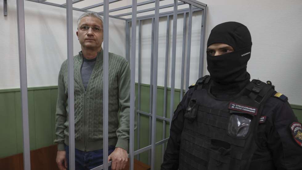 epa11614134 Former Russian deputy defense minister Timur Ivanov stands inside a defendant's cage during a hearing to extend his pre-trial arrest, at Basmanny district court in Moscow, Russia, 19 September 2024. Ivanov, who held the post of Deputy Defense Minister since 2016, was detained in late April 2024, over bribery allegations. If found guilty he could face up to 15 years in jail.  EPA/MAXIM SHIPENKOV