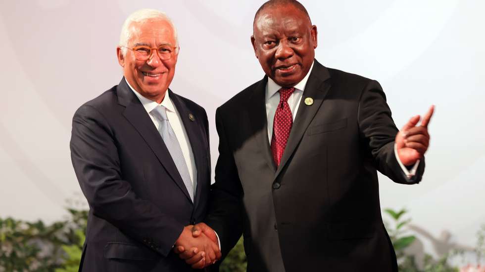 epa12541341 South African President Cyril Ramaphosa (R) welcomes Antonio Costa, President of the European Council, at the ​Johannesburg Expo Centre for the G20 Leaders' Summit, Johannesburg, South Africa, 22 November 2025, for the Group of Twenty (G20) Leaders' Summit. World leaders are gathering in South Africa, the host of this year's G20 Leaders' Summit on 22 and 23 November 2025, to discuss the global economy, development and financing.  EPA/HALDEN KROG / POOL