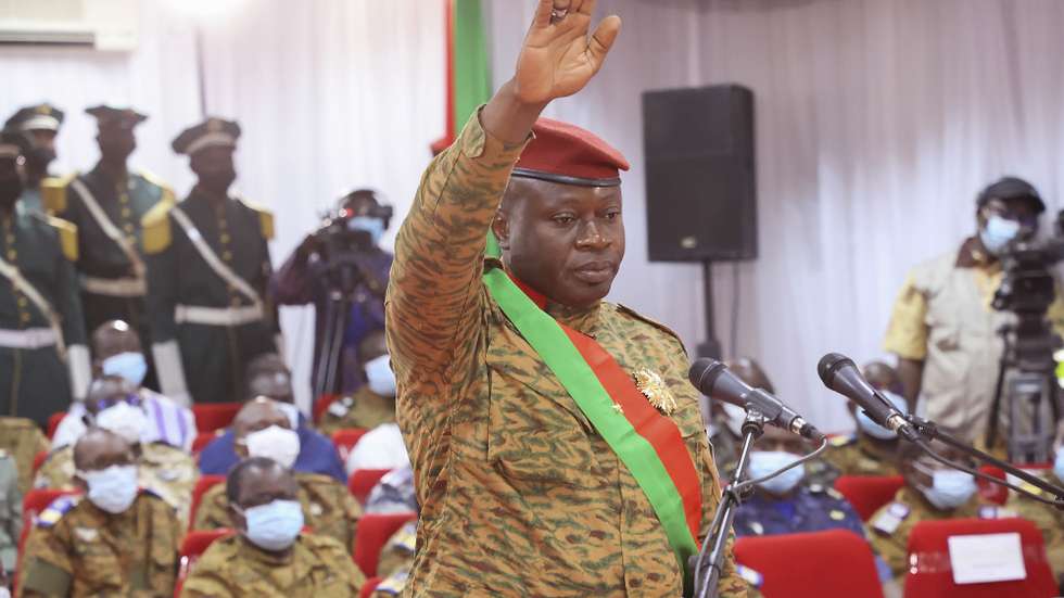 epa10215796 (FILE) Lieutenant Colonel Paul-Henri Damiba being sworn in as head of state during a ceremony held in Ouagadougou, Burkina Faso, 16 February 2022 (reissued 30 September 2022). Gunshots have been heard near the presidential palace in Ouagadougou 30 September 2022 with what some residents claim to be an alleged coup attempt. Access has been blocked by military to some government buildings including the national assembly and the national broadcaster. In January 2022 the current head of state, Lt-Col Paul-Henri Damiba, ousted President Roch KaborÃ© through a coup. Lieutenant Colonel Paul-Henri Damiba has called for calm.  EPA/STR