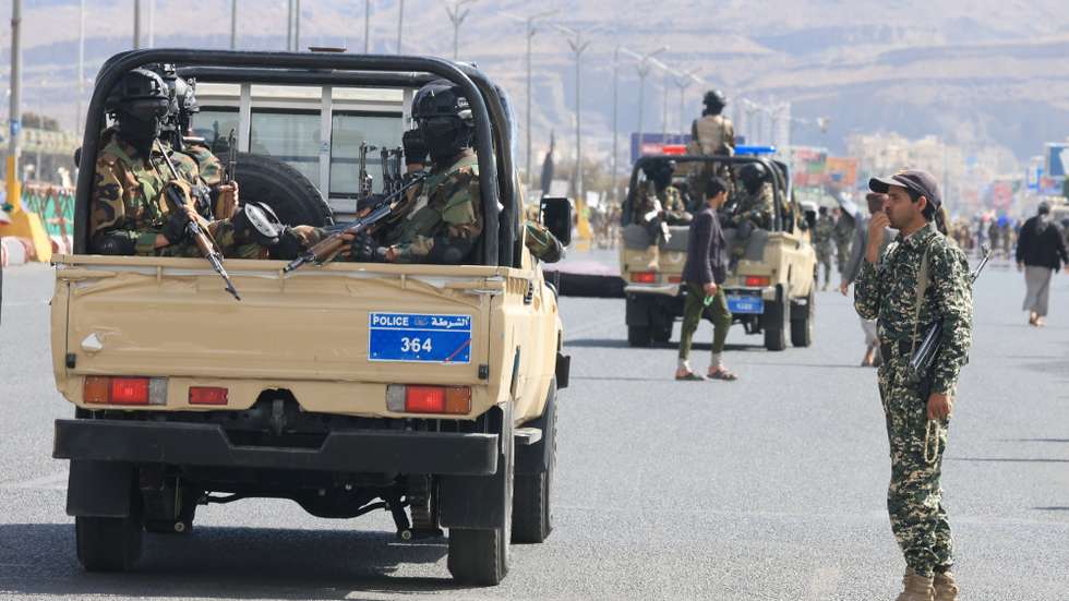 epa11970542 Houthi soldiers ride vehicles while on patrol during a protest in Sana'a, Yemen, 17 March 2025 against US airstrikes on Houthi positions. Houthi supporters have taken to the streets of Sana'a to protest the airstrikes that targeted Houthi-held positions in several Yemeni cities on 15 March. The Houthis have vowed to target US ships in the Red Sea in retaliation for the recent US airstrikes that killed at least 53 people and wounded 98 others, according to a statement by Houthi military spokesman Yahya Sarea.  EPA/YAHYA ARHAB
