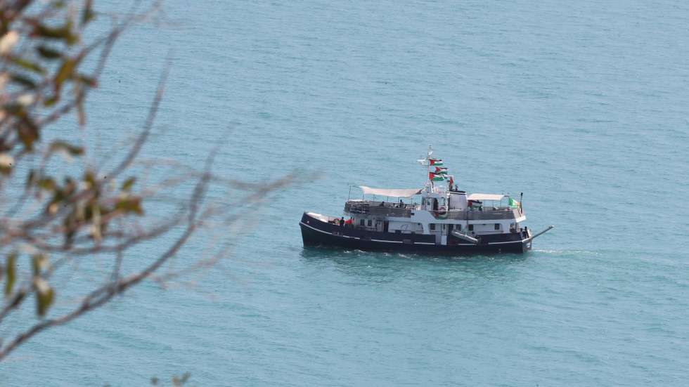 epa12369459 The Global Sumud Flotilla (GSF) sets sail for Bizerte Port after announcing its departure from Sidi Bou Said, northern Tunisia, 11 September 2025. The Gaza-bound GSF flotilla is an international maritime initiative that began sailing in August 2025, aiming to break the Israeli blockade and deliver vital aid to the Gaza Strip.  EPA/MOHAMED MESSARA