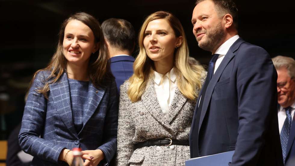 epa13298118 (L-R) Romanian Foreign Minister Oana-Silvia Toiu, Bulgarian Foreign Minister Velislava Petrova-Chamova, and Estonian Foreign Minister Margus Tsahkna attend the EU Foreign Affairs Council meeting in Luxembourg, 12 October 2026. The meeting focuses on Russia's war against Ukraine and its escalating hybrid campaign targeting EU member states, as well as the situation in the Middle East, particularly developments in Iran and freedom of navigation.  EPA/OLIVIER HOSLET