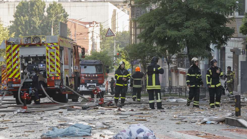 epa12228438 Rescuers work at a residential building after it was hit by a Russian drone in Kyiv, Ukraine, 10 July 2025, amid the ongoing Russian invasion. At least two people were killed in Kyiv, and many others were injured across Ukraine, following overnight Russian strikes in the Kyiv, Chernihiv, Sumy, Poltava, Kirovohrad and Kharkiv regions, the State Emergency Service confirmed.  EPA/SERGEY DOLZHENKO