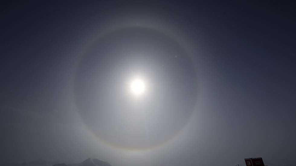 epaselect epa05082841 A picture made available 29 December 2015 shows Scientists measuring the solar radiation, at the Glaciar Union camp in the Antarctica, 18 November 2015. The ozone hole has reached a record size with 10 squared kilometers in December 2015, more than the double of the average of the season, according to data published on 28 December 2015 by the University of Santiago de Chile (Usach).  EPA/FELIPE TRUEBA