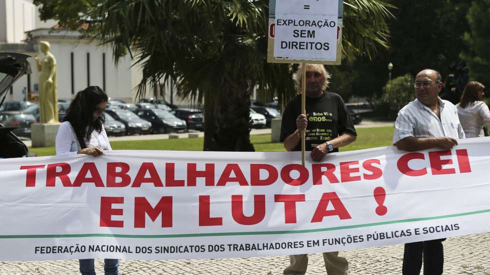 O Sindicato reivindica também a criação da Carreira Especial de Técnicos Auxiliares de Educação