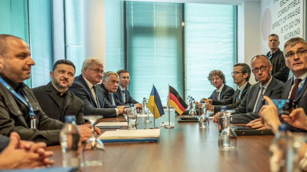 epa13095903 German Chancellor Friedrich Merz (2-R) and Ukrainian President Volodymyr Zelensky (2-L) attend a bilateral meeting on the sidelines of the 2026 NATO Heads of State and Government Summit in Ankara, Turkey, 07 July 2026. The summit takes place on 07 and 08 July, focusing on strengthening defense industrial production and securing long-term military aid for Ukraine.  EPA/Michael Kappeler / POOL