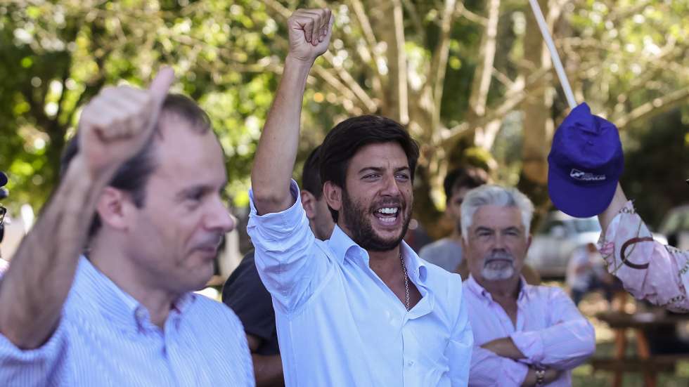 O presidente do CDS-PP, Francisco Rodrigues dos Santos, no almoço comício com os candidatos à Câmara e freguesias de Águeda numa ação de campanha para as eleições autárquicas de 26 de setembro, na Pateira de Espinhel, Águeda, 21de setembro de 2021. PAULO NOVAIS/LUSA