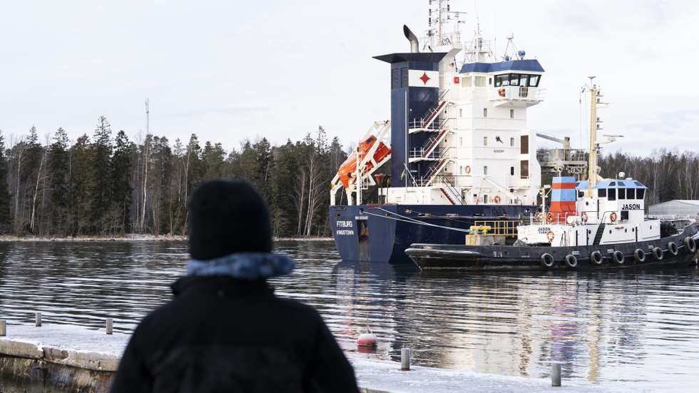epa12620738 The cargo vessel Fitburg was seized and escorted to a small harbour in Kantvik, Kirkkonummi, Finland, 01 January 2026. The Fitsburg was suspected of being responsible for the damage of an underwater telecommunications cable between Helsinki and Tallinn, Estonia. The vessel was intercepted within Finland's exclusive economic zone in the Baltic Sea.  EPA/Jussi Eskola