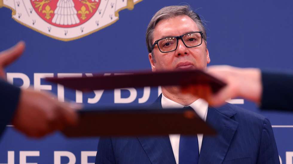 epa11958119 Serbian President Aleksandar Vucic observes the agreement exchange ceremony between Serbia and Burundi following his meeting with the president of Burundi in Belgrade, Serbia, 12 March 2025. The president of Burundi is on an official state visit to Serbia.  EPA/ANDREJ CUKIC