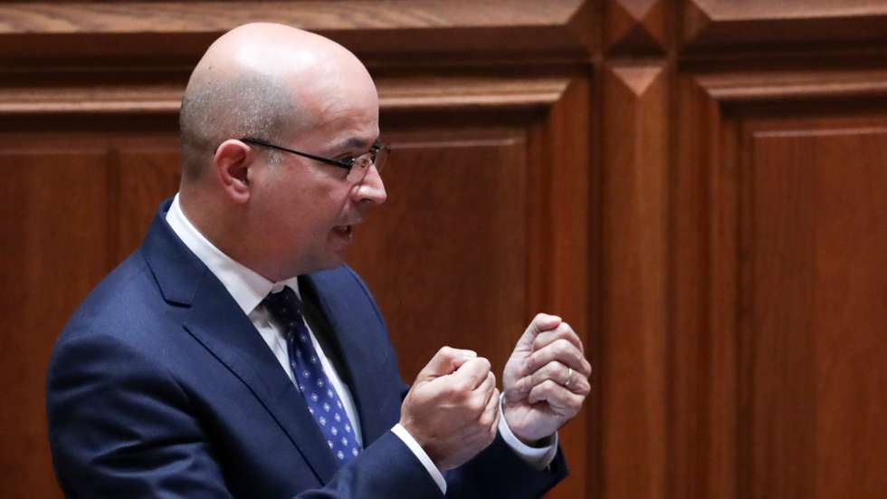 O ministro de Estado e das Finanças, João Leão, intervém durante o debate parlamentar de discussão na generalidade do Orçamento do Estado para 2021 (OE2021), na Assembleia da República, em Lisboa, 28 de outubro de 2020. TIAGO PETINGA/LUSA