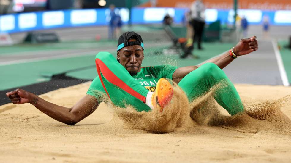 epa10499201 Pedro Pichardo of Portugal competes in the Men's Triple Jump qualification at the European Athletics Indoor Championships in Istanbul, Turkey, 02 March 2023.  EPA/Tolga Bozoglu
