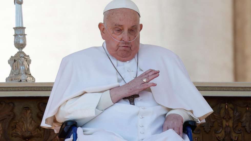 epa12013306 Pope Francis attends the Mass for the Jubilee of the Sick and Health Care Workers in Saint Peter's Square at Vatican City, 06 April 2025.  EPA/GIUSEPPE LAMI