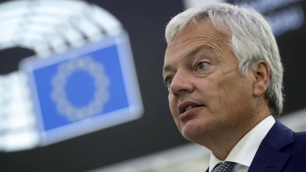 epa09469647 European Justice Commissioner, Didier Reynders, addresses the European Parliament plenary session in Strasbourg, France, 15 September 2021.  EPA/YVES HERMAN / POOL  MAXPPP OUT