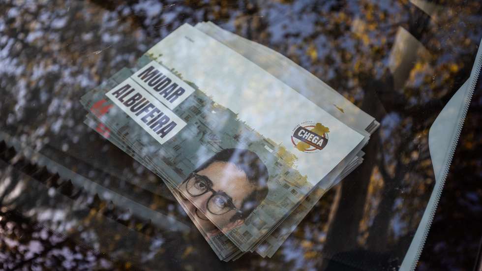 A decisão foi tomada depois de conhecida a acusação deduzida pelo Ministério Público contra o presidente da Câmara Municipal de Albufeira