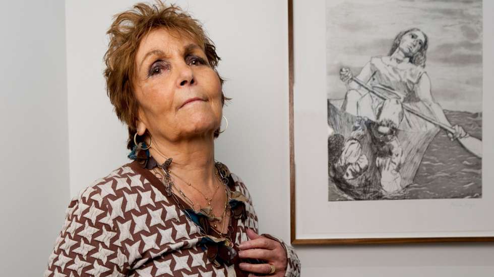 A obra de Paula Rego é fortemente figurativa e literária, considerada incisiva e singular pela crítica de arte