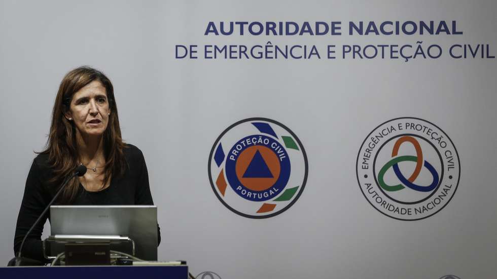 A secretária de Estado da Administração Interna, Patrícia Gaspar, usa da palavra durante a cerimónia de tomada de posse do novo comandante Nacional de Emergência e Proteção Civil, André Fernandes, e do 2.º comandante Nacional de Emergência e Proteção Civil, Miguel Cruz, na Sede da Autoridade Nacional de Emergência e Proteção Civil, em Oeiras, 04 de dezembro de 2020. RODRIGO ANTUNES/LUSA
