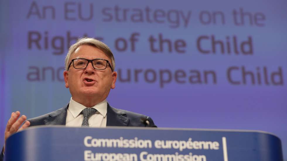 epa09093368 European Commissioner for Jobs and Social Rights Nicolas Schmit gives a press conference on the Child Rights Strategy and Guarantee at the European Commission in Brussels, Belgium, 24 March 2021.  EPA/STEPHANIE LECOCQ / POOL