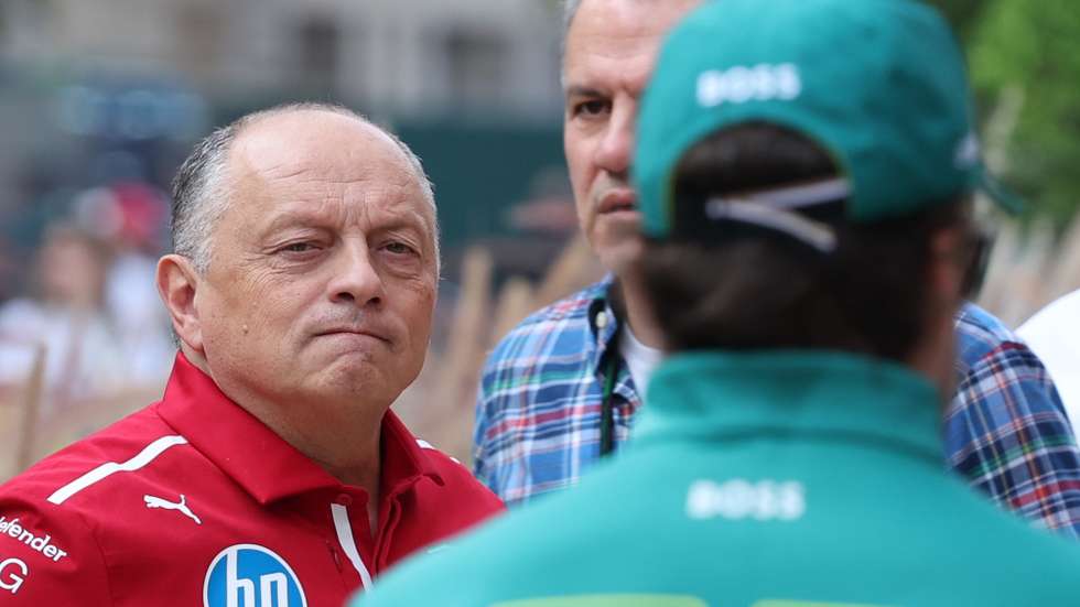 epa12554911 Scuderia Ferrari team principal Frederic Vasseur (L) arrives ahead of the practice session of the Formula 1 Qatar Grand Prix in Lusail, Qatar, 28 November 2025. The Formula 1 Qatar Grand Prix will be held on 30 November 2025.  EPA/ALI HAIDER