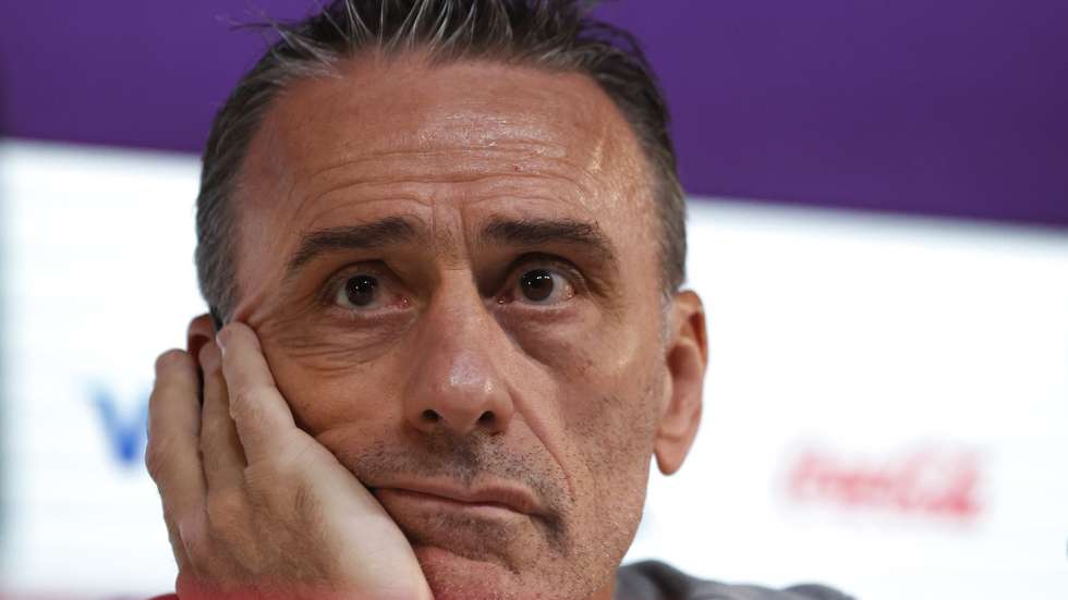 epa10347822 South Korea national soccer team head coach Paulo Bento speaks during a press conference in Doha, Qatar, 04 December 2022. South Korea will face Brazil on their round of 16 match at the FIFA World Cup on 05 December.  EPA/RUNGROJ YONGRIT
