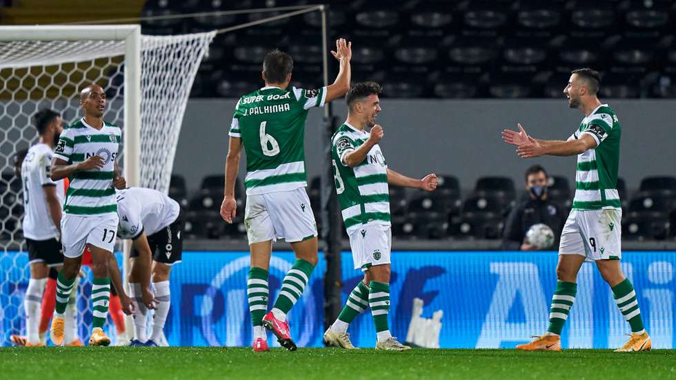 Pedro Gonçalves assistiu Nuno Santos no primeiro golo e marcou o segundo e o terceiro na goleada do Sporting em Guimarães