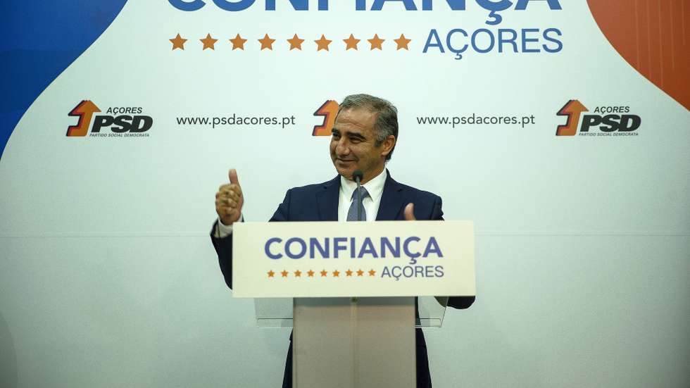 O candidato pelo Partido Social Democrata (PSD), José Manuel Bolieiro, reage após a divulgação dos resultados das eleições legislativas da Região Autónoma dos Açores, em Ponta Delgada, Açores, 26 de outubro de 2020. O PSD conseguiu hoje 21 deputados eleitos nas legislativas regionais dos Açores, mais dois mandatos do que nas eleições de 2016, segundo os resultados divulgados pela Direção Regional de Organização e Administração Pública (DROAP). EDUARDO COSTA /LUSA