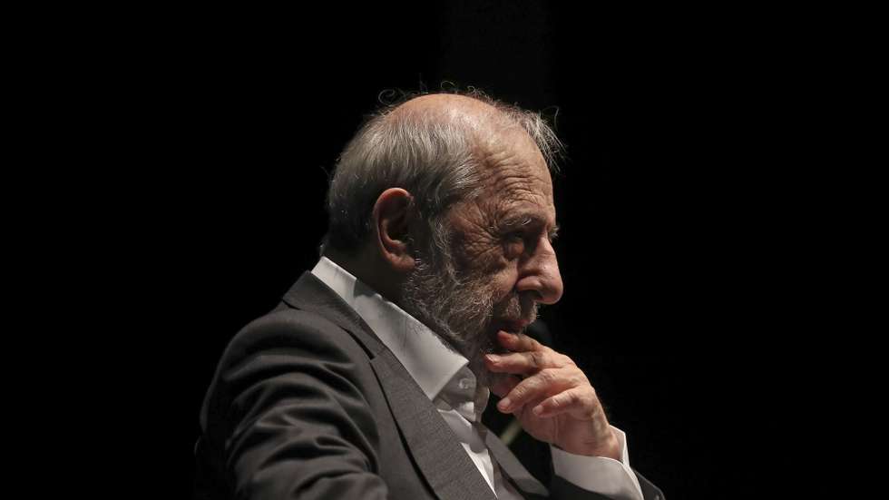 O arquiteto Álvaro Siza Vieira intervém na conferência de abertura “A Arquitetura e Outras Artes”, no âmbito da 21.ª edição das Correntes d´Escritas, na Póvoa de Varzim, 19 de fevereiro de 2020. JOSÉ COELHO/LUSA