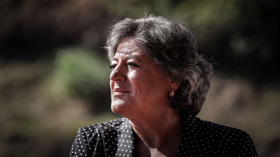 A candidata a Presidente da República, Ana Gomes, posa para a fotografia durante uma entrevista à agência Lusa, em Lisboa, 15 de outubro de 2020. A candidata presidencial Ana Gomes critica severamente o Presidente da República pela sua atuação em matéria de política externa, afirmando que houve "vários momentos" que lhe desagradaram, como perante casos judiciais de Angola e Moçambique. (ACOMPANHA TEXTO DA LUSA DO DIA 17 DE OUTUBRO DE 2020). MÁRIO CRUZ/LUSA